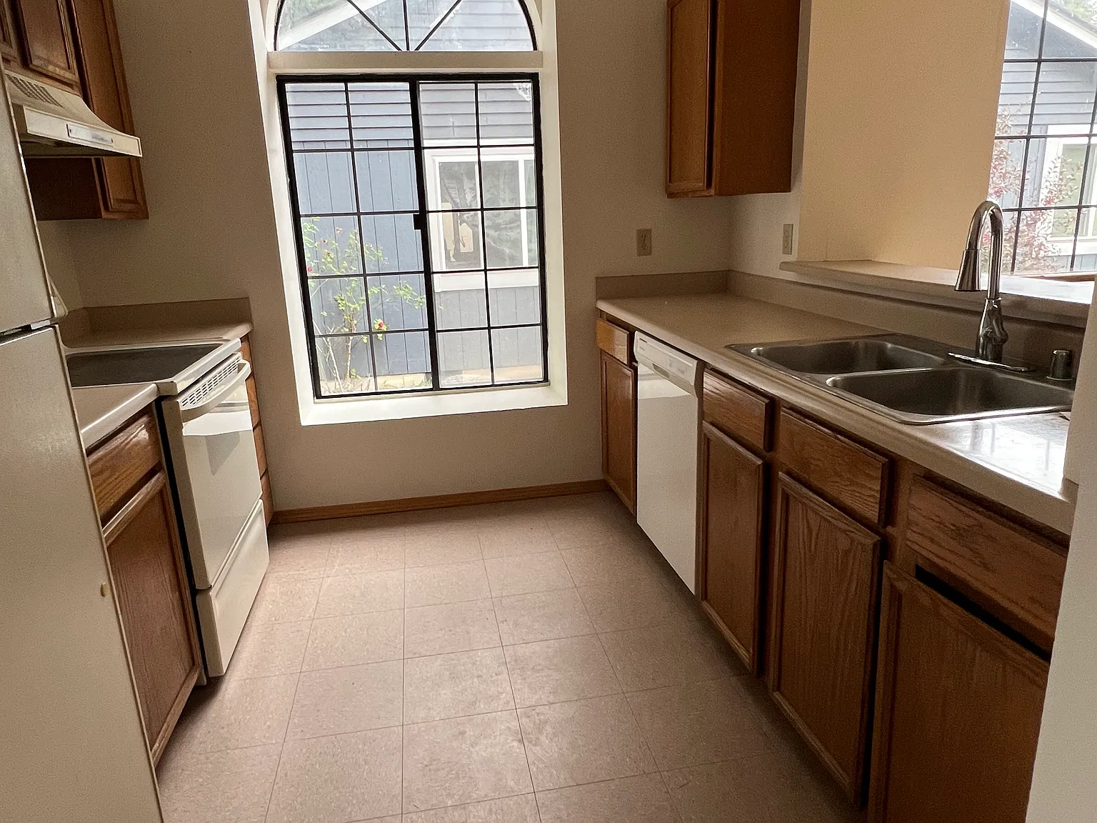 2 bed, 1192 sqft, $1,700 — Photo 3