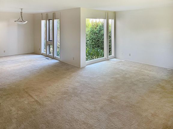 3rd image of 5872 Amapola Dr