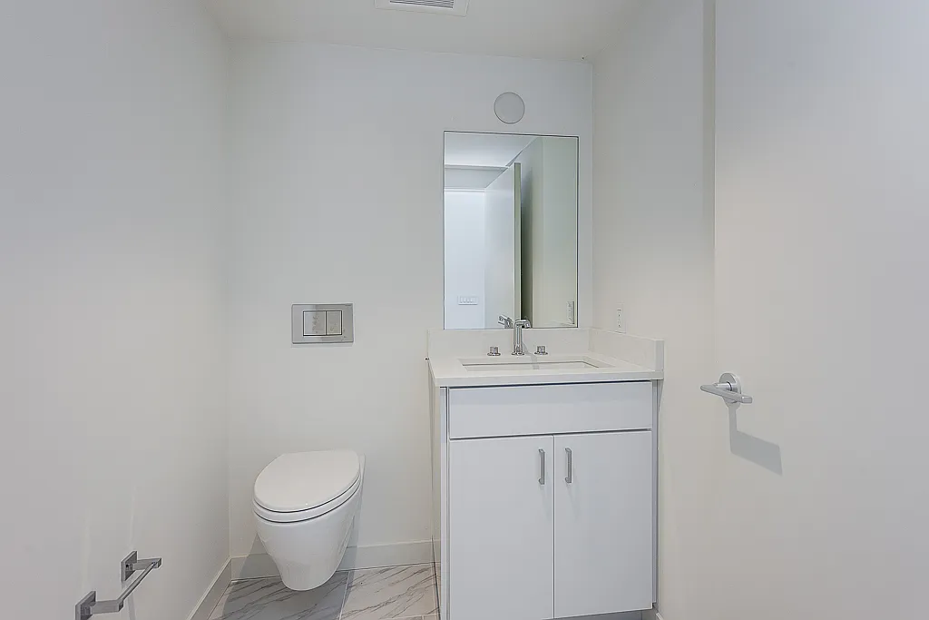 3 bed, 3.5 bath, 2000 sqft, $12,500 — Photo 1