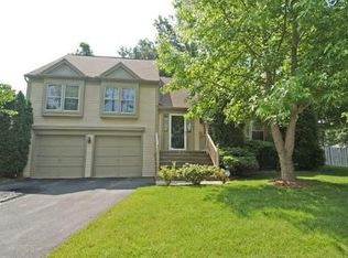 8637 Groveland Dr, Springfield, VA 22153