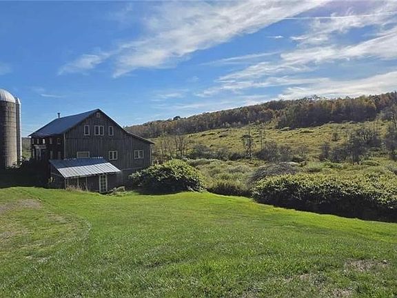 2nd image of 4555 Elwood Rd