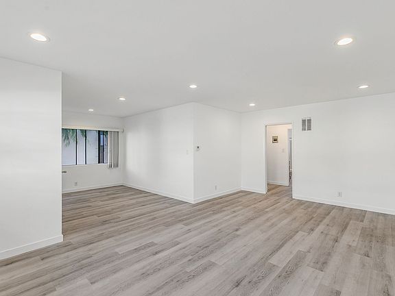 2nd image of 1122 S Shenandoah St APT 6