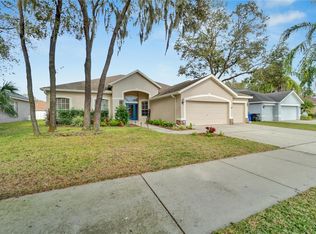 2522 Centennial Falcon Dr, Valrico, FL 33596