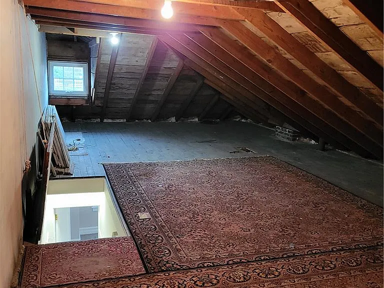 73 W Greenwich St — Photo 25