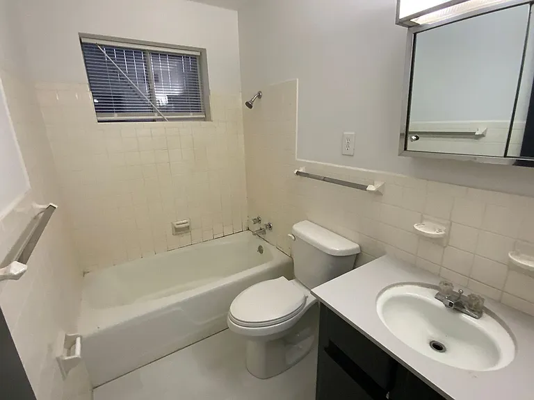 Library Place Apartments — Photo 14