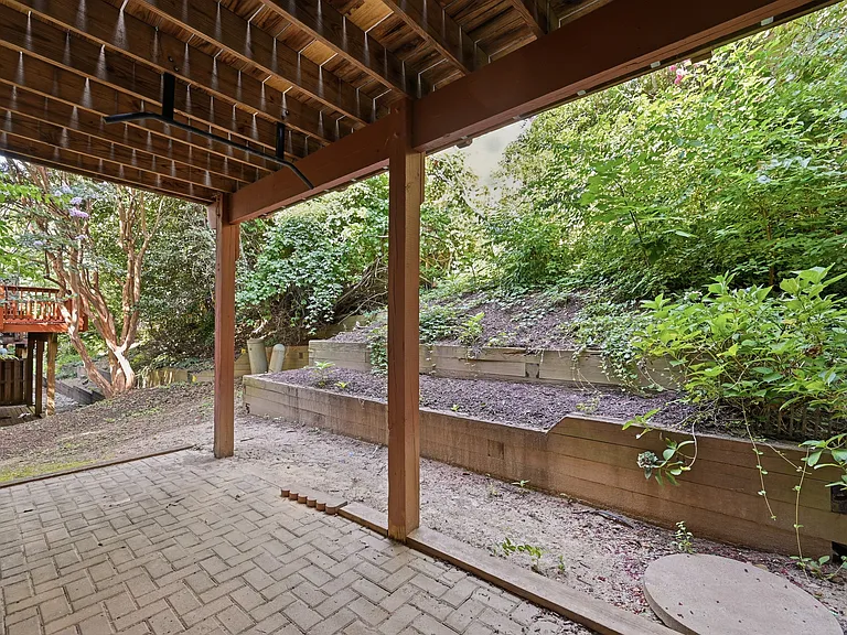 6030 Kelsey Ct — Photo 24