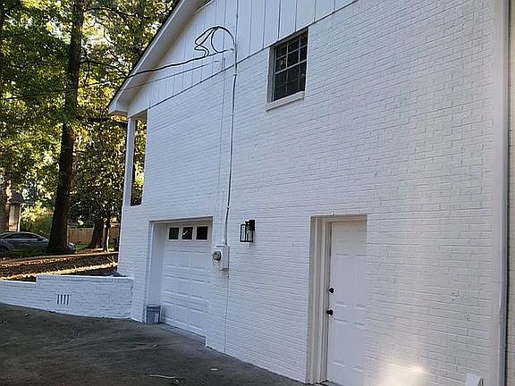 4th image of 2805 North Dr
