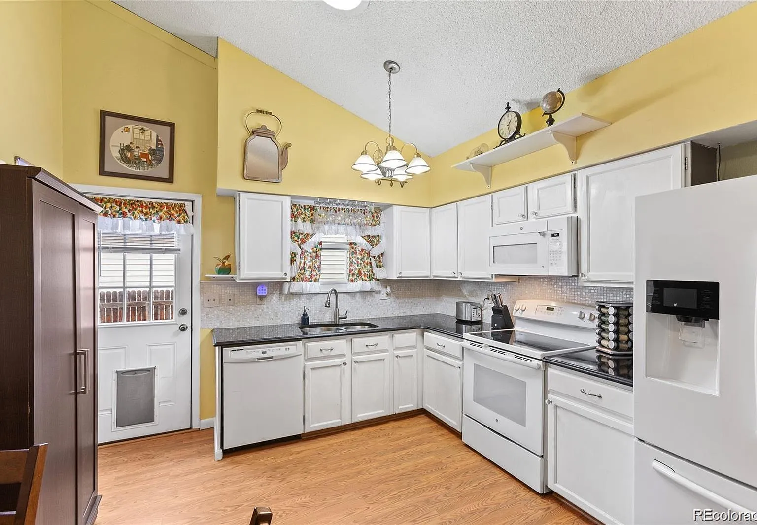 4 bed, 2.0 bath, 1268 sqft, $2,795 — Photo 3
