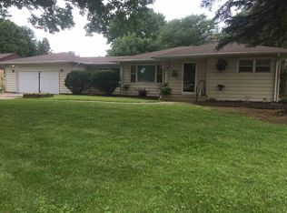 1607 Charlotte Dr, Rockford, IL 61108
