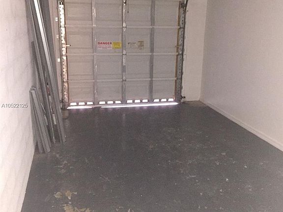 2nd image of 2552 Centergate Dr