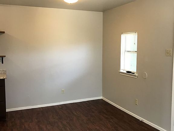 3rd image of 119 Andrews APT 25