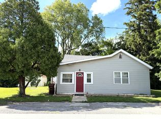 114 E Green St, Waveland, IN 47989