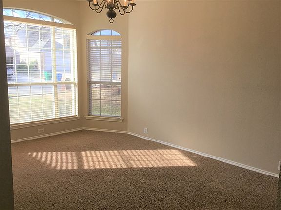 2nd image of 2621 Travis Dr