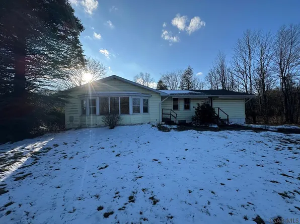 1332 Rock Cut Rd, Central City, PA 15926