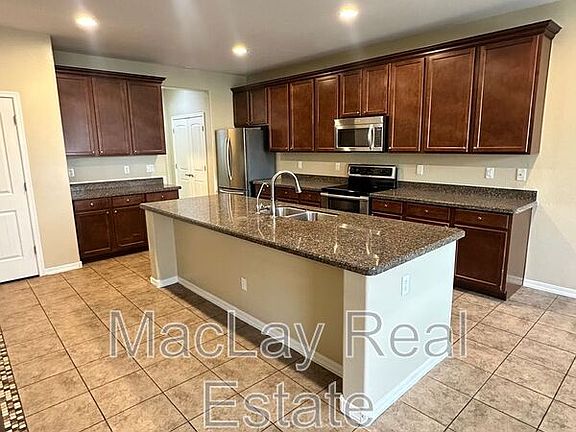 3rd image of 1444 E Kingbird Dr