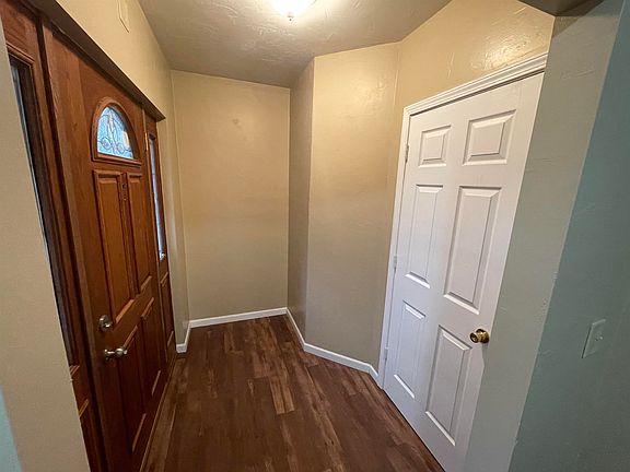 2nd image of 1211 E Walnut St