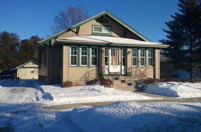 2nd image of 434 Oakland Ln