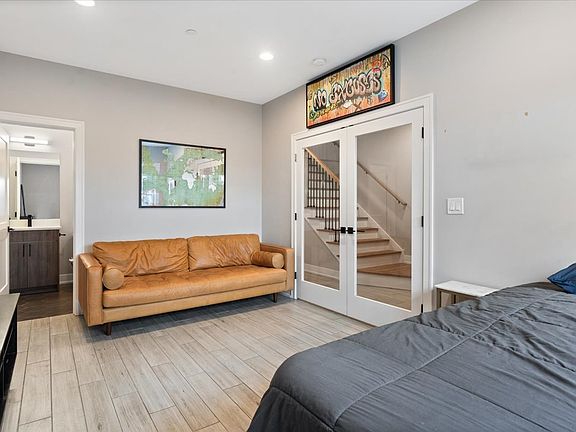 5th image of 4442 S Drexel Blvd #G