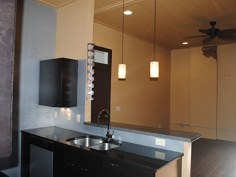 115 S 8th St #201 — Photo 11