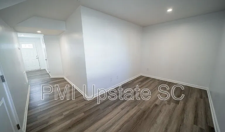 226 Coldwater Creek Ct — Photo 4