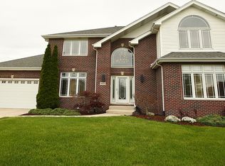9030 Redcastle Dr, Tinley Park, IL 60487