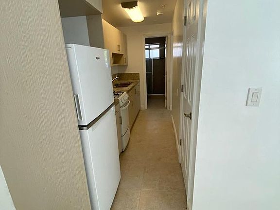 3rd image of 220 Collins Ave APT 1A
