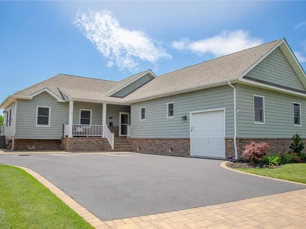 50 Skipper Drive, West Islip, NY 11795