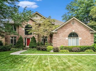 29853 Stanhurst Rd, Farmington Hills, MI 48331