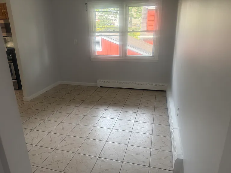 8 Greenwood Rd #1 — Photo 7