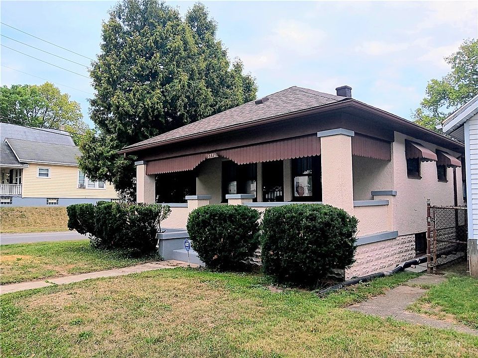 1st image of 2300 Oakridge Dr