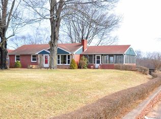 16 N Main St, East Granby, CT 06026