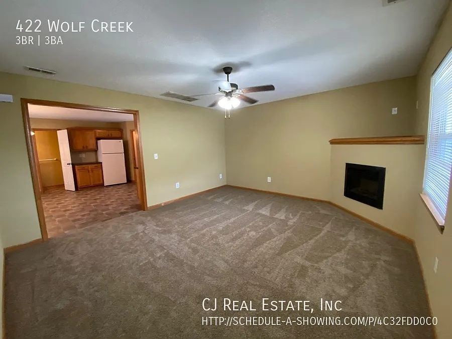 422 NE Wolf Creek Dr
