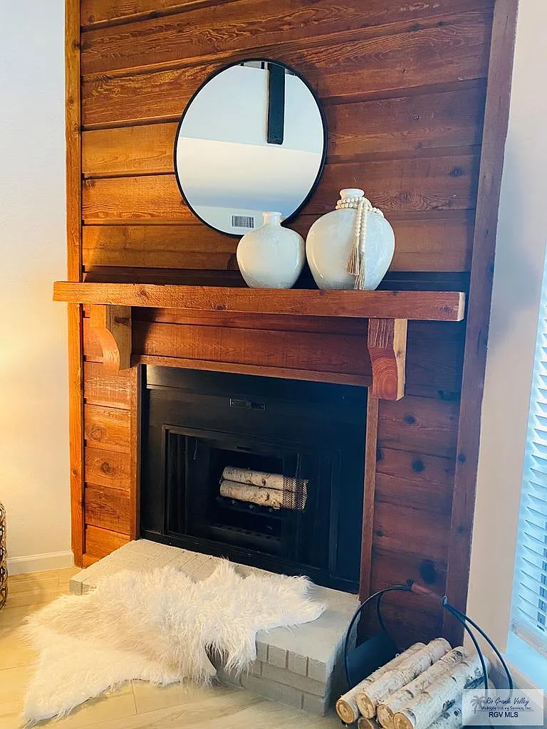 1 bed, 1.5 bath, 820 sqft, $2,000 — Photo 2