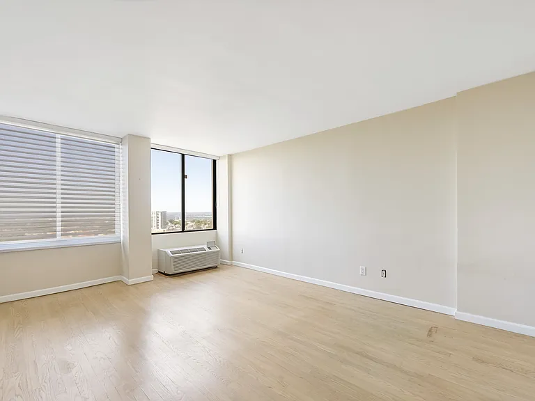 200 Winston Dr #2019 — Photo 16