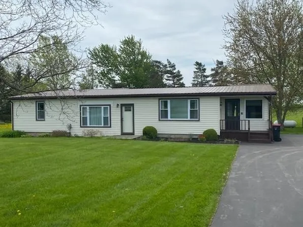 8968 Ernest Rd, Middleport, NY 14105