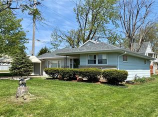 411 W Taylor Ave, Charleston, IL 61920