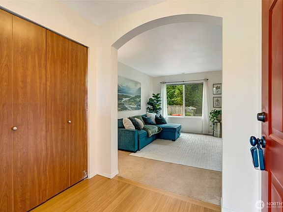 3rd image of 7821 87th Avenue NE
