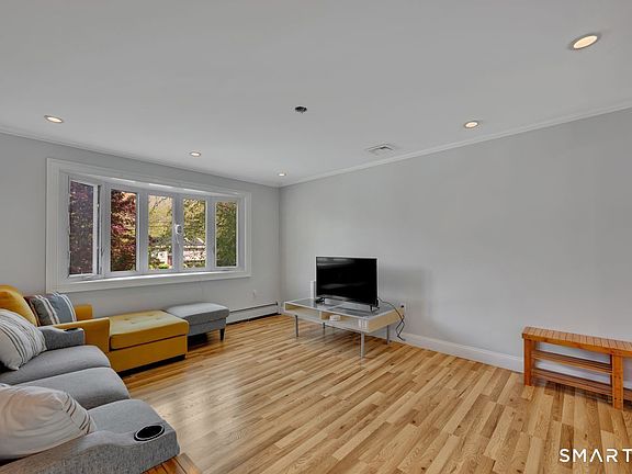 4th image of 15 Beechcrest Drive