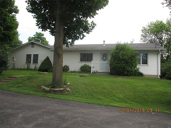 Lovely Country Style Ranch Home on 26+/- prime acreage