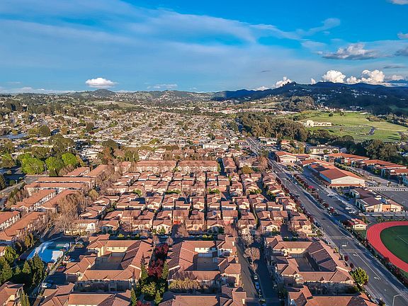 4th image of 103 Soledad Ln