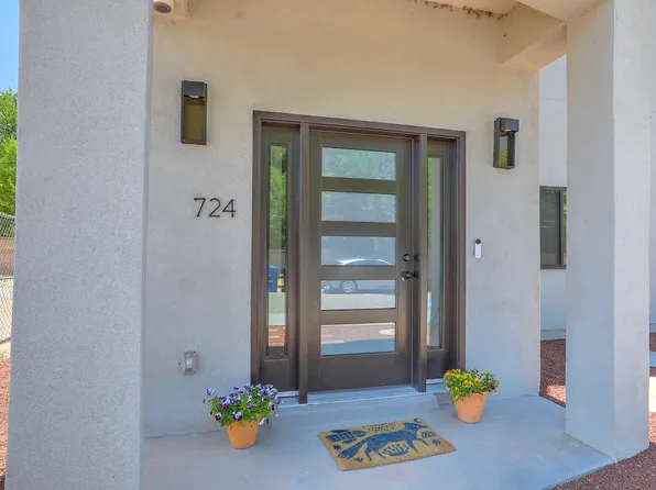 724 Benicia Ln SW, Albuquerque, NM 87102