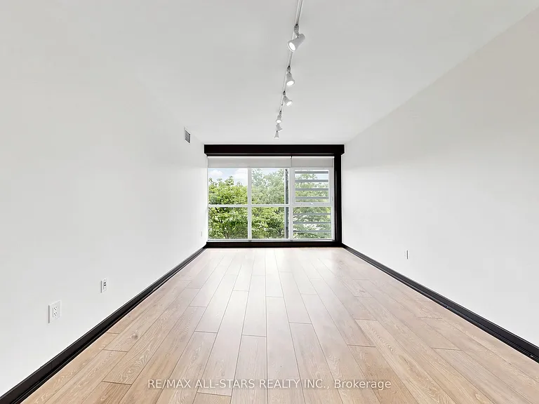 110 Fort York Blvd #G08 — Photo 26