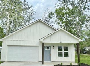 225 7th Ave SE, Magee, MS 39111