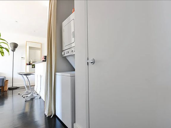 5th image of 154 N 7th St APT 201