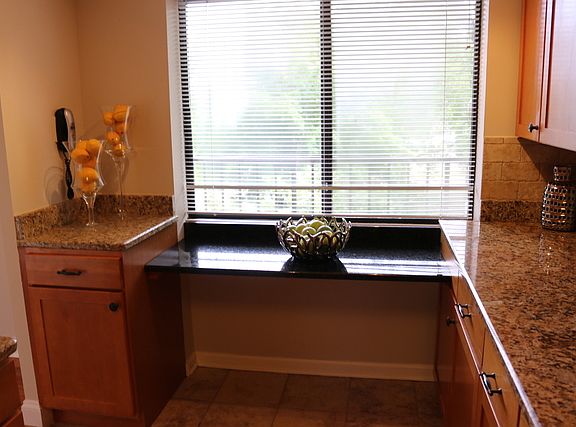 5th image of 35 S Baybrook Dr Unit 412