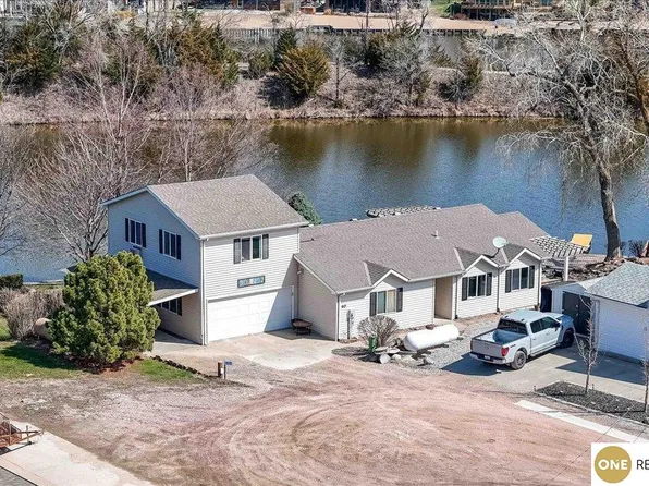 S 40a Poehling Ln, Fremont, NE 68025