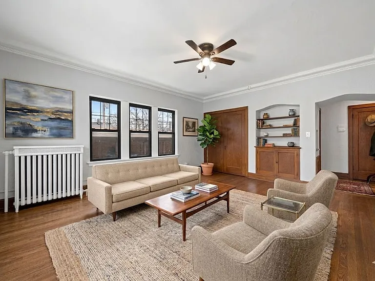 Bella Casa Apartments — Photo 15