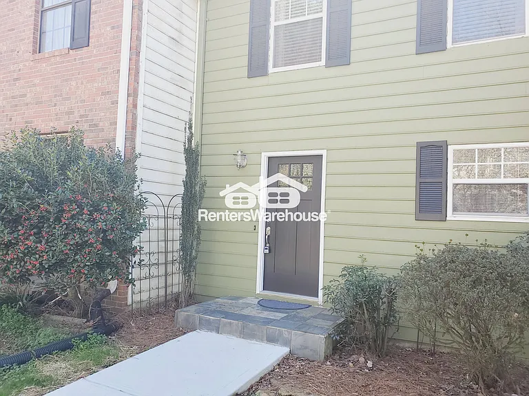 1017 Travelers Trl NW — Photo 2