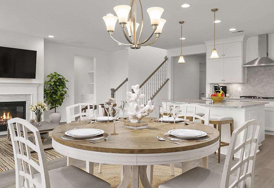 Virtually Staged Dining