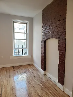 Rented by Signature Property Realty | media 26